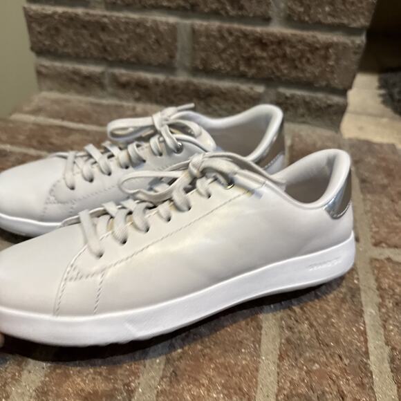 Cole Haan Women's GrandPro Light Gray Silver Leather Sneakers 6.5B - Picture 3 of 16
